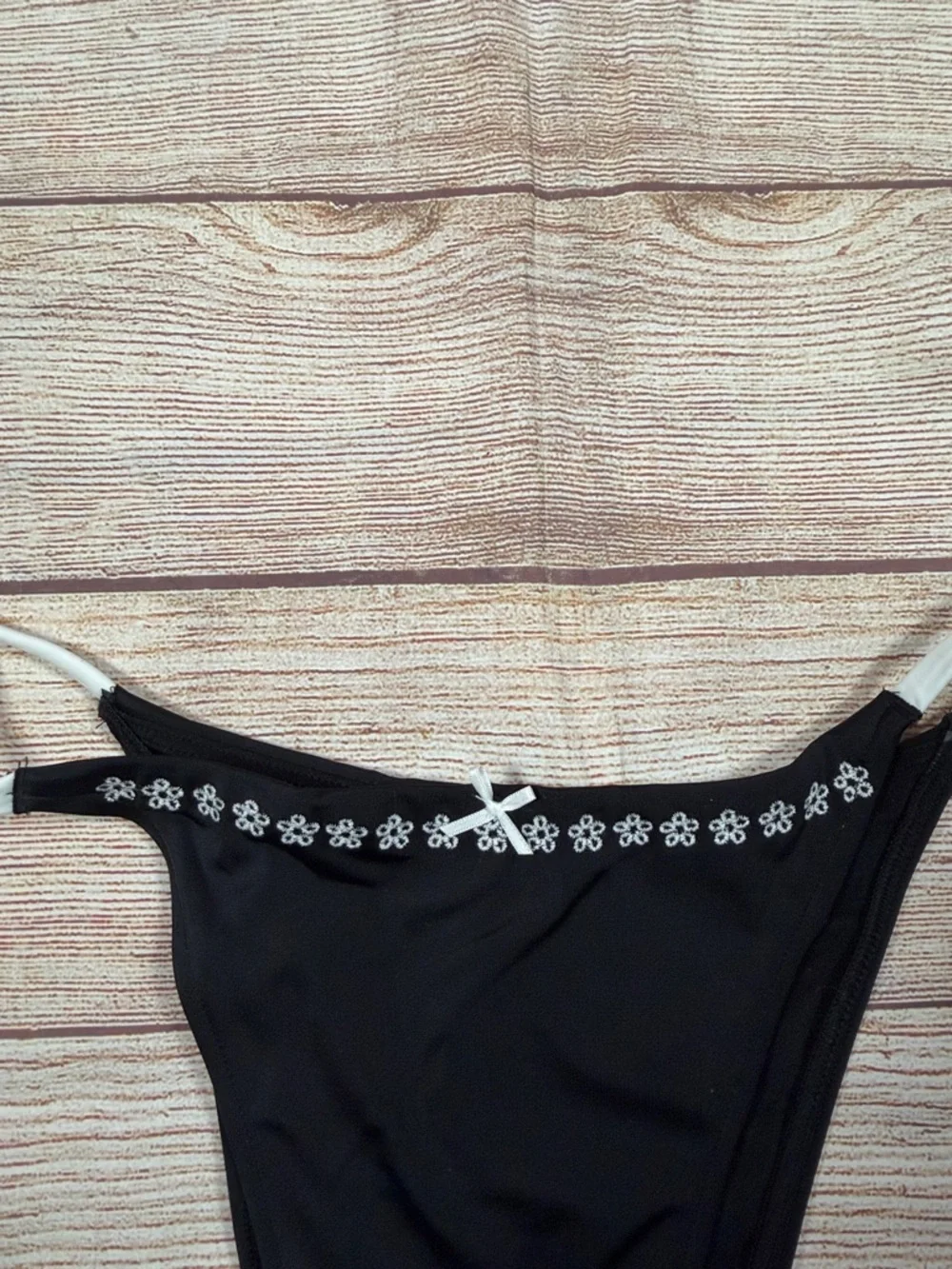 Frankies Bikinis string tie